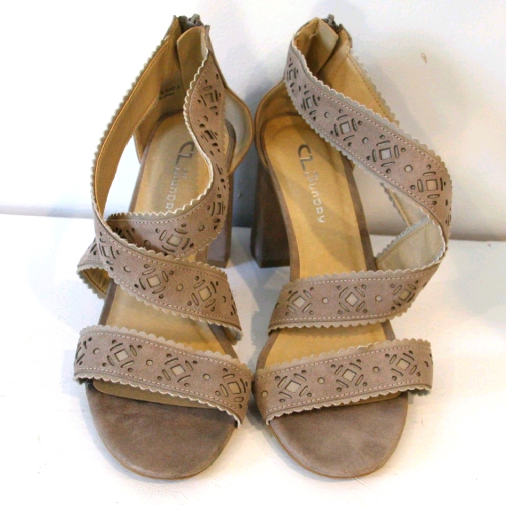 Chunky Heel - Picture 2 of 7